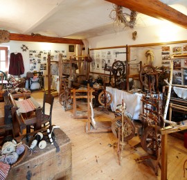 Dům Pod Jasanem - Tkalcovské muzeum