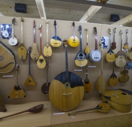 Expozice hudebních nástrojů