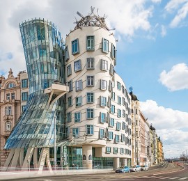 Tančící dům (Ginger a Fred)