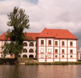 Zámek Horní Cerekev