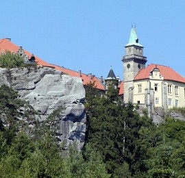 Zámek Hrubá Skála