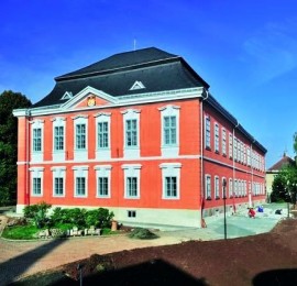 Zámek Lomnice nad Popelkou